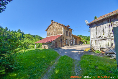 Sans aucun voisin avec ancien moulin et 7,5 hectares