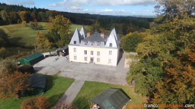 Château rénové avec possibilités d'affaires