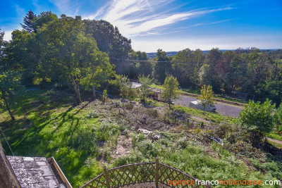 Bien cachée avec une jolie vue ! 