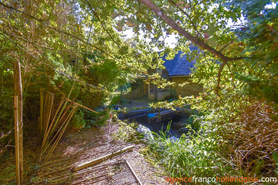 Bien cachée avec une jolie vue ! 