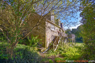 Bien cachée avec une jolie vue ! 