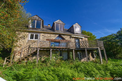 Bien cachée avec une jolie vue ! 