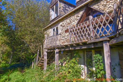 Bien cachée avec une jolie vue ! 