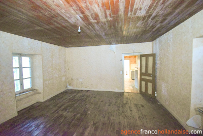 Belle maison en pierres de pays et 6 000m²