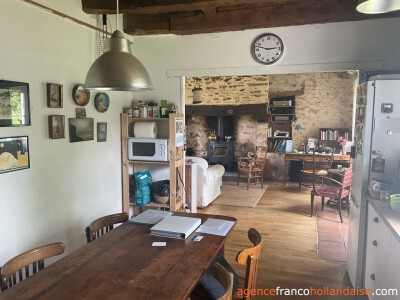 Une maison authentique avec un gîte confortable