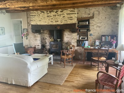 Une maison authentique avec un gîte confortable
