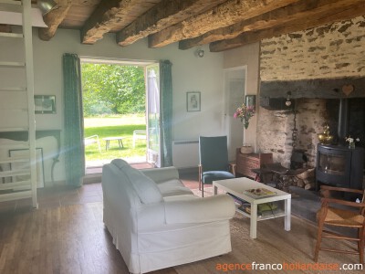 Une maison authentique avec un gîte confortable