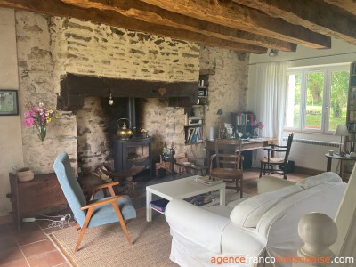 Une maison authentique avec un gîte confortable