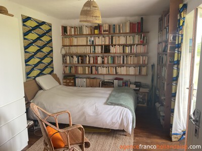 Une maison authentique avec un gîte confortable
