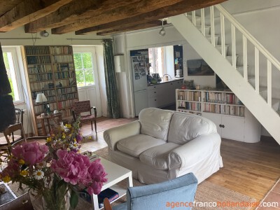 Une maison authentique avec un gîte confortable