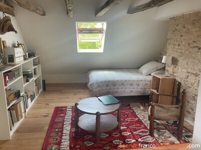 Une maison authentique avec un gîte confortable