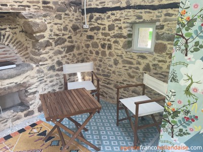 Une maison authentique avec un gîte confortable