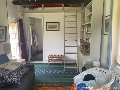 Une maison authentique avec un gîte confortable