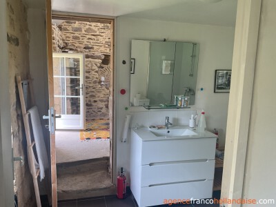 Une maison authentique avec un gîte confortable