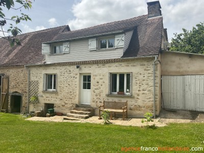 Une maison authentique avec un gîte confortable