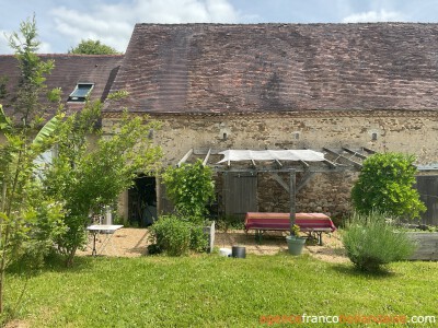 Une maison authentique avec un gîte confortable
