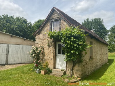 Une maison authentique avec un gîte confortable