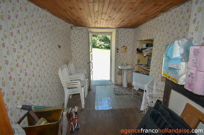 Sans aucun voisin avec ancien moulin et 7,5 hectares