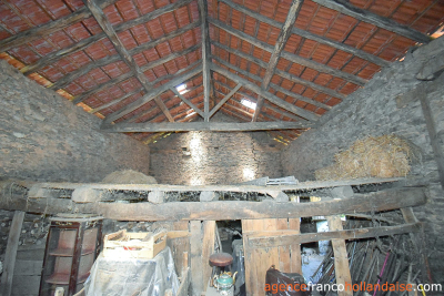 Sans aucun voisin avec ancien moulin et 7,5 hectares