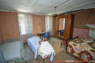 Sans aucun voisin avec ancien moulin et 7,5 hectares