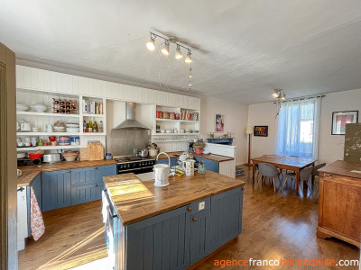 Maison de caractère avec grange et terrain