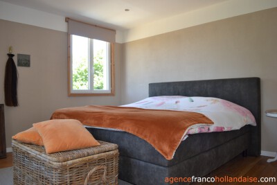 3 maisons dans un bâtiment caractéristique 