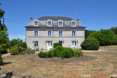 3 habitations dans un bâtiment caractéristique 