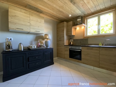 3 maisons dans un bâtiment caractéristique 