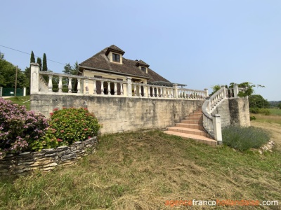 Grande terrasse et vue panoramique