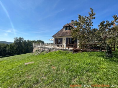 Grande terrasse et vue panoramique