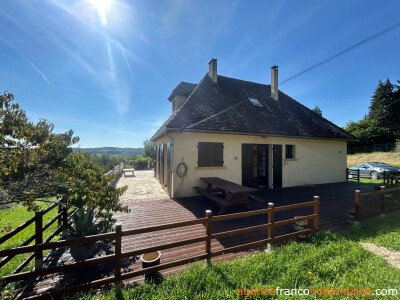 Grande terrasse et vue panoramique