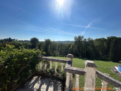 Grande terrasse et vue panoramique