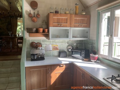 Maison avec piscine et grand jardin arboré                                                                                                                                                                                                                    