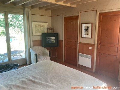 Maison avec piscine et grand jardin arboré                                                                                                                                                                                                                    