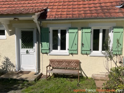 Maison avec piscine et grand jardin arboré                                                                                                                                                                                                                    