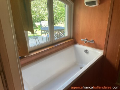 Maison avec piscine et grand jardin arboré                                                                                                                                                                                                                    