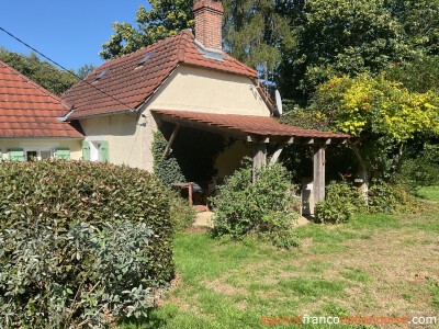 Maison avec piscine et grand jardin arboré                                                                                                                                                                                                                    