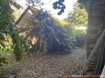 Maison avec piscine et grand jardin arboré                                                                                                                                                                                                                    
