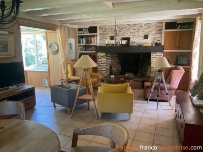Maison avec piscine et grand jardin arboré                                                                                                                                                                                                                    