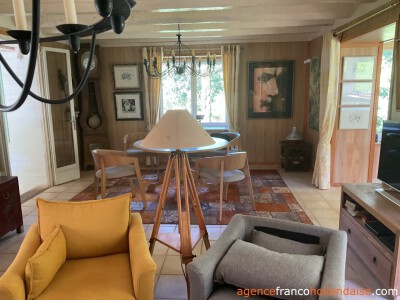 Maison avec piscine et grand jardin arboré                                                                                                                                                                                                                    