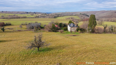 Ensemble charmant, source et presque 4 hectares